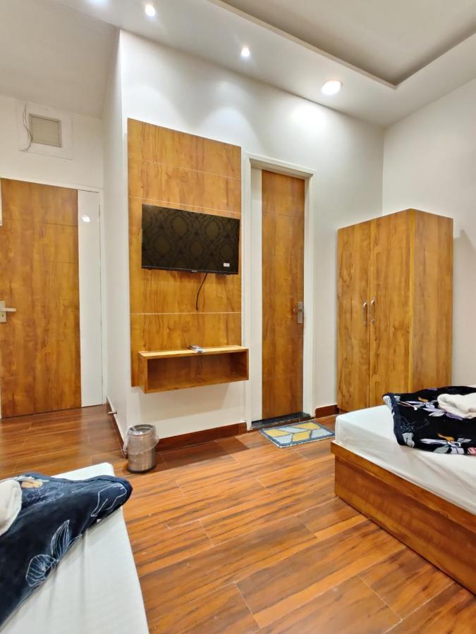 Hotel 4S Niwas - 100 Meters From Golden Temple Amritsar Exterior foto